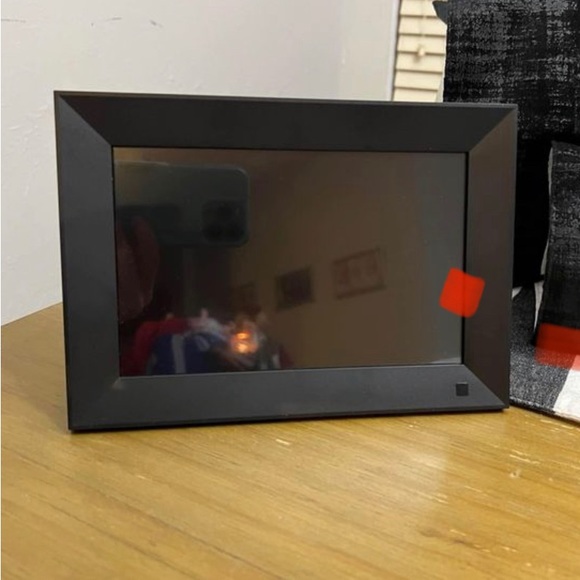 10” Digital Wi-Fi Photo Frame 32GB - Picture 1 of 9